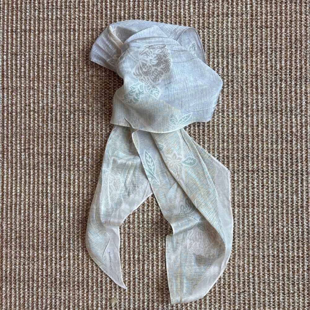 🤍 Liz Claiborne | One Size | Ivory Floral Scarf / Hair Tie